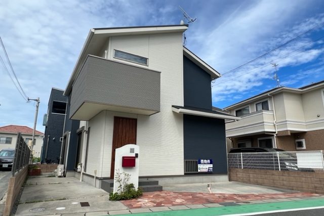 魚住町住吉戸建て